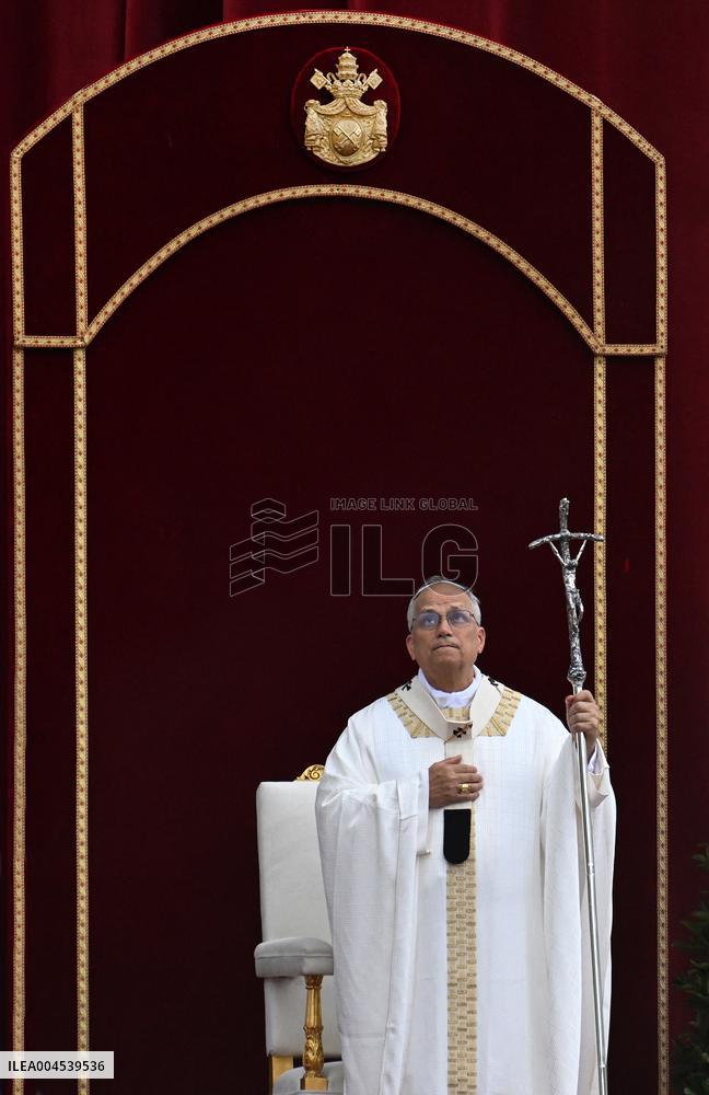 Pope Francis Celebrates The Corpus Christi Mass - Rome