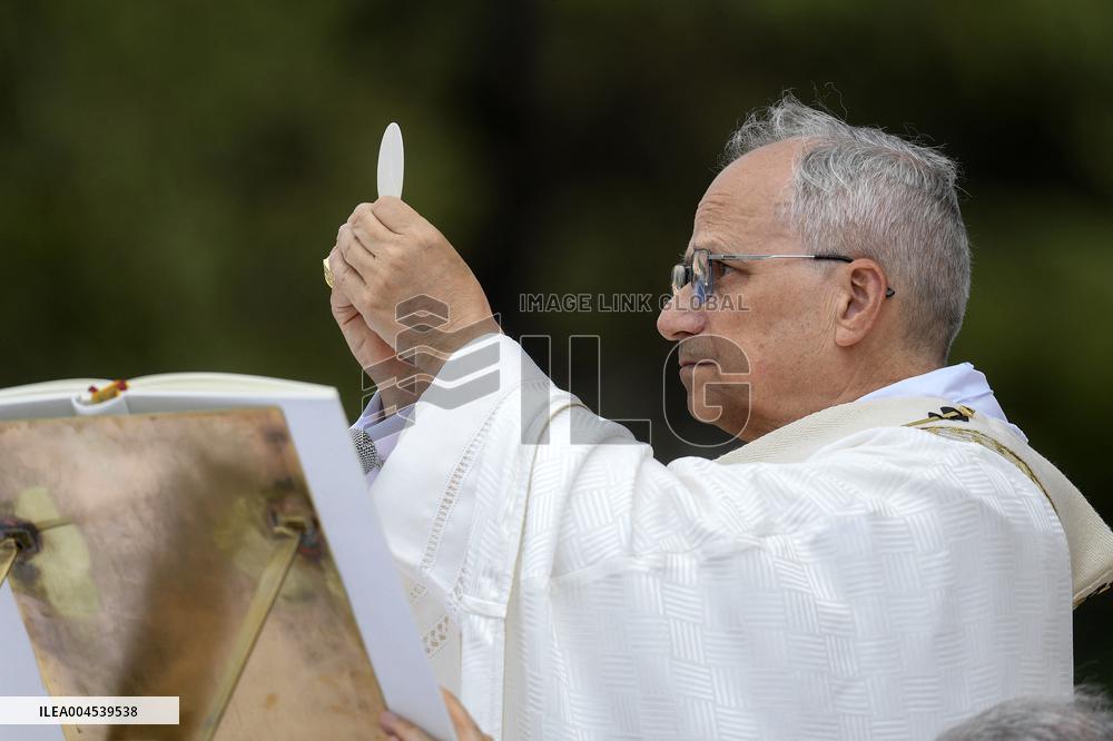 Pope Francis Celebrates The Corpus Christi Mass - Rome