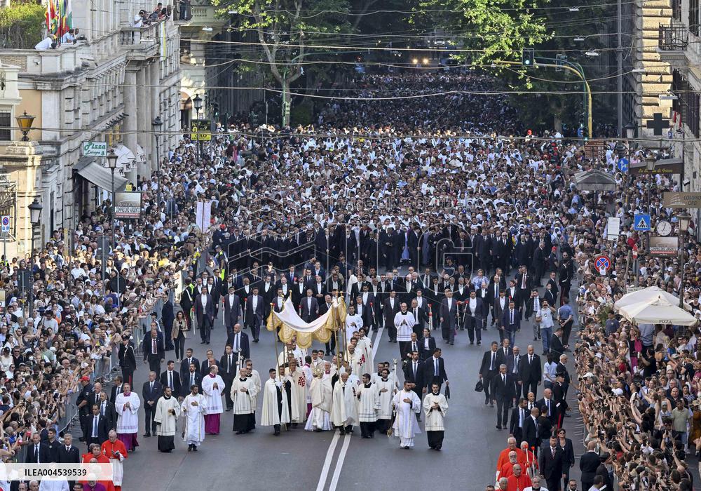 Pope Francis Celebrates The Corpus Christi Mass - Rome
