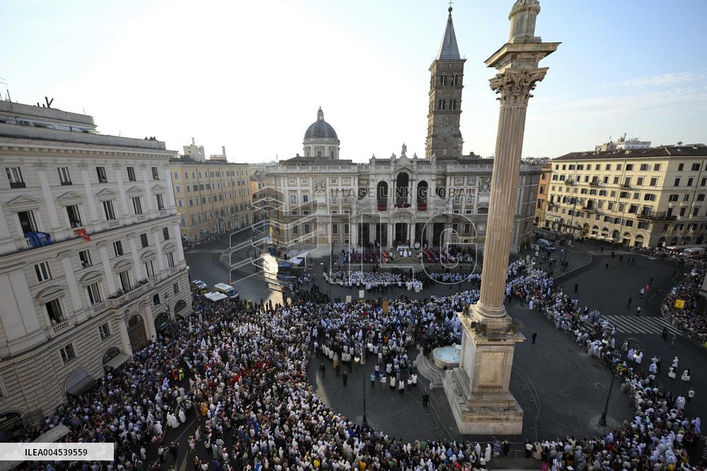 Pope Francis Celebrates The Corpus Christi Mass - Rome