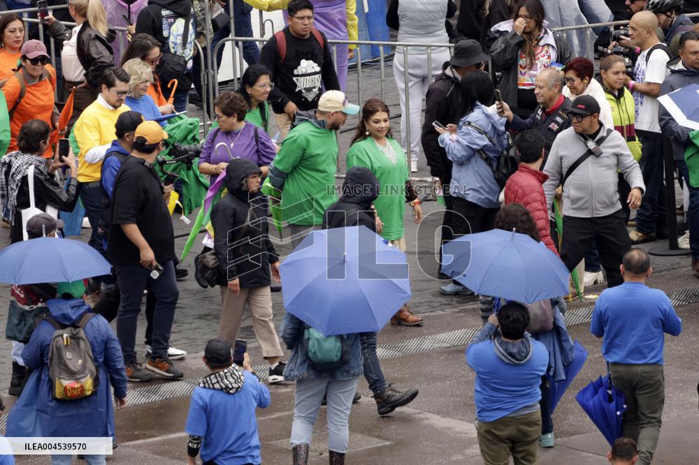 Creation The World's Largest Rainbow Flag on Pride Celebrations - Mexico