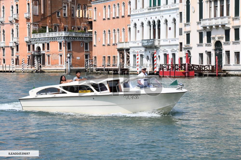 Illustration Of Cabs In The City Of Venice