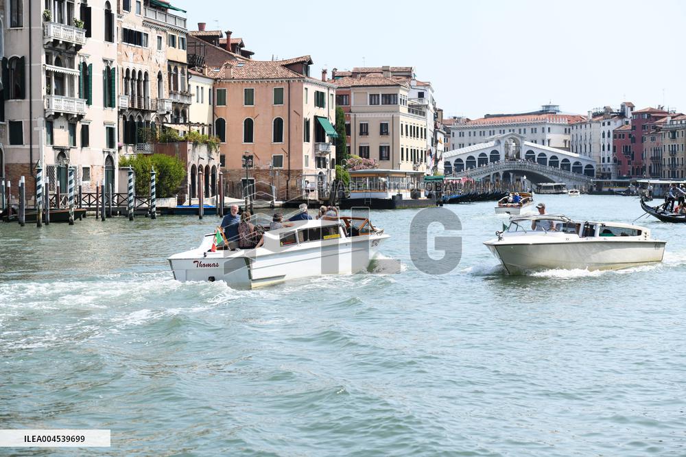 Illustration Of Cabs In The City Of Venice