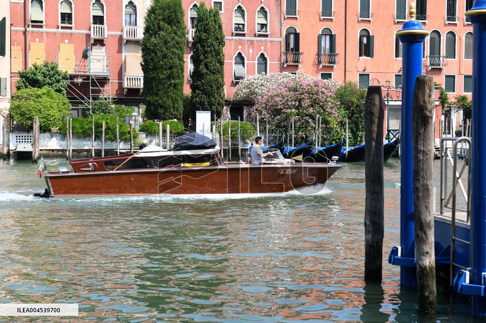 Illustration Of Cabs In The City Of Venice