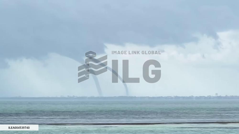 US: Double Waterspout Spotted Off Florida’s Coast