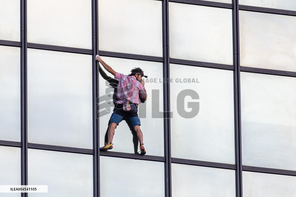 Titouan Leduc Climbed the Presidential Hotel Without Protection - Warsaw