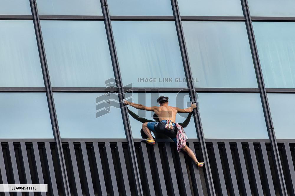 Titouan Leduc Climbed the Presidential Hotel Without Protection - Warsaw