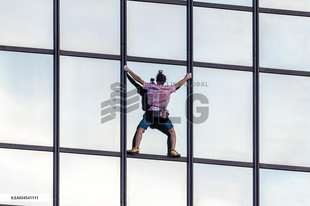 Titouan Leduc Climbed the Presidential Hotel Without Protection - Warsaw