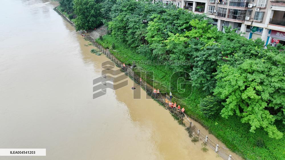 Silt Cleaning in Rong'an