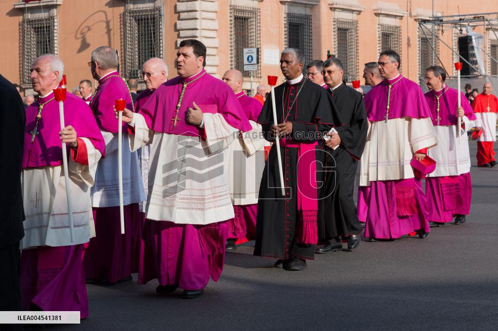 Leo XIV Leads A Procession To St. Mary Major Basilica - Italy