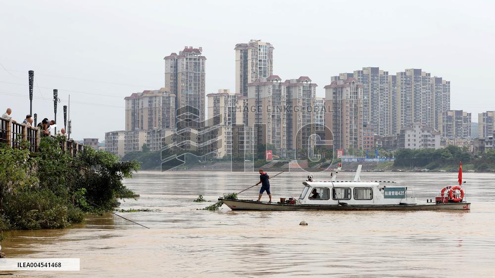 Silt Cleaning in Rong'an