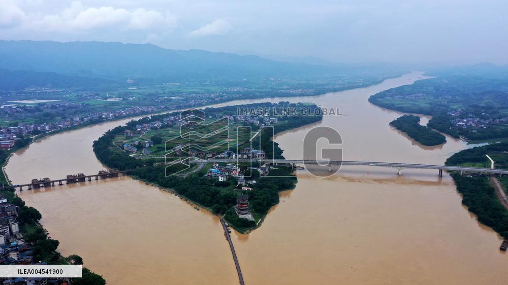 Flood Peak in Rong'an
