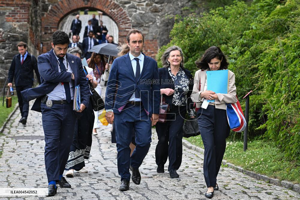 Emmanuel Macron visits Oslo FA