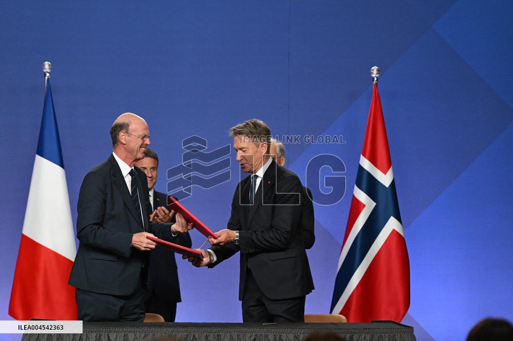 President Macron s Official Visit To Norway - Accords Signature