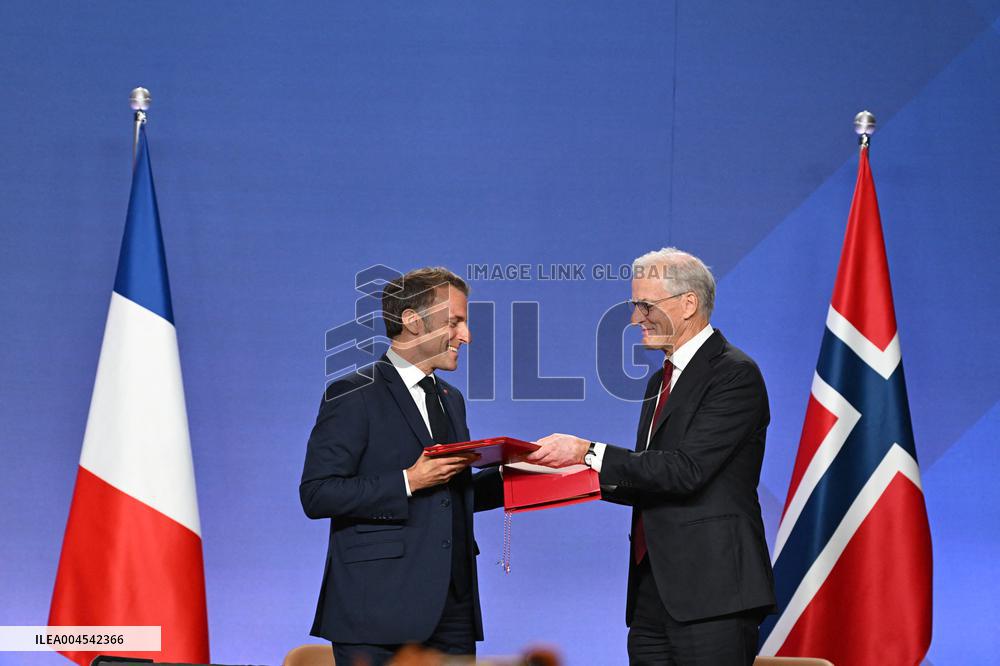 President Macron s Official Visit To Norway - Accords Signature