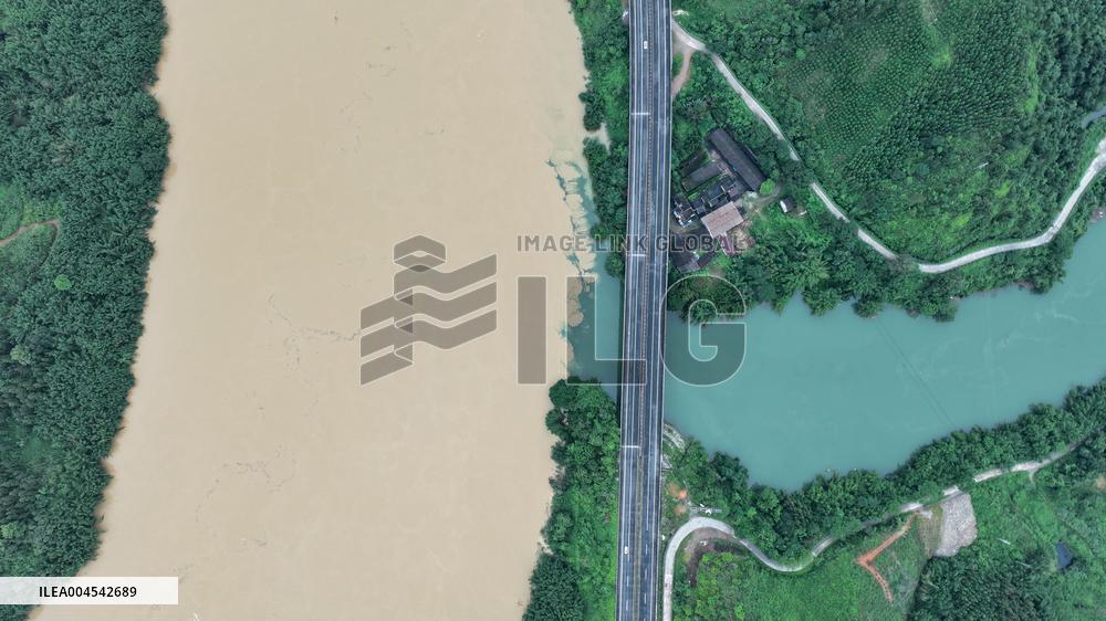 Clear And Turbid Scenery in Rong'an