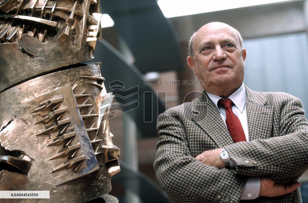 Archive: Farewell to Arnaldo Pomodoro; the master of contemporary sculpture dies at 99
