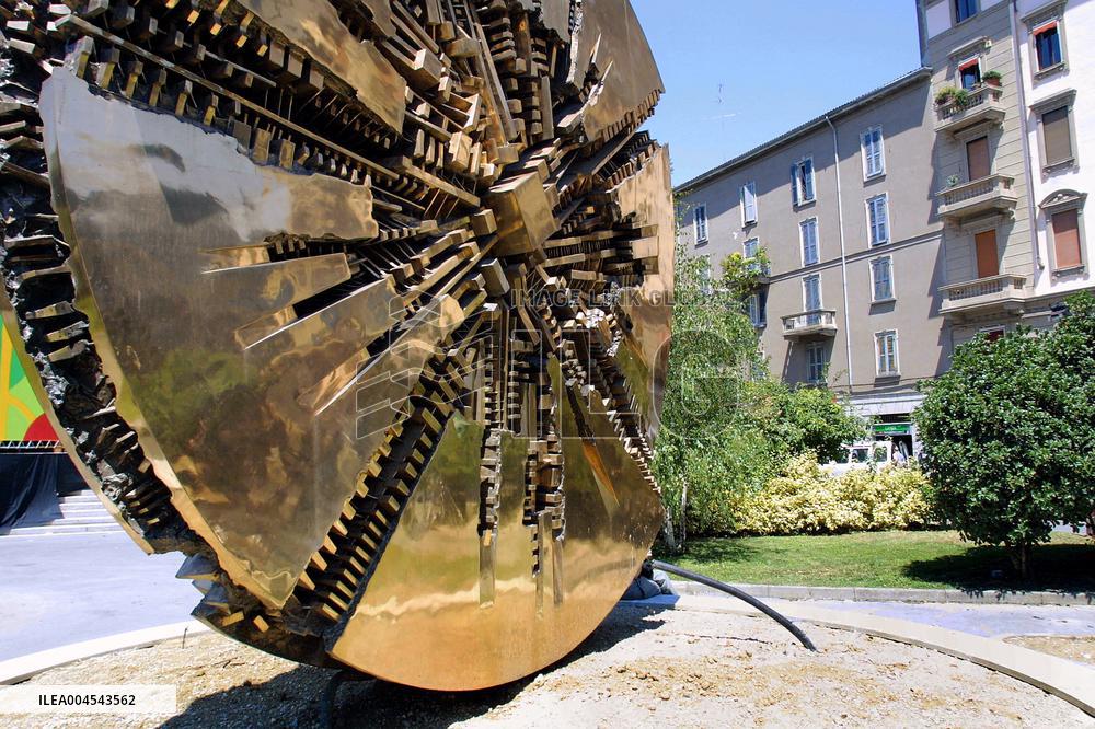 Archive: Farewell to Arnaldo Pomodoro; the master of contemporary sculpture dies at 99