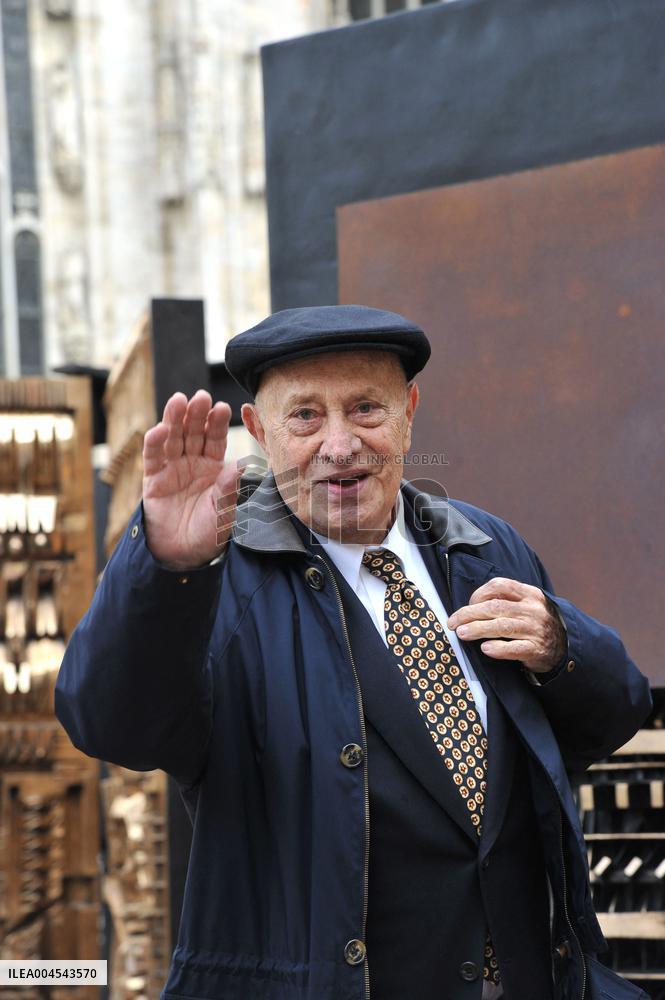 Archive: Farewell to Arnaldo Pomodoro; the master of contemporary sculpture dies at 99