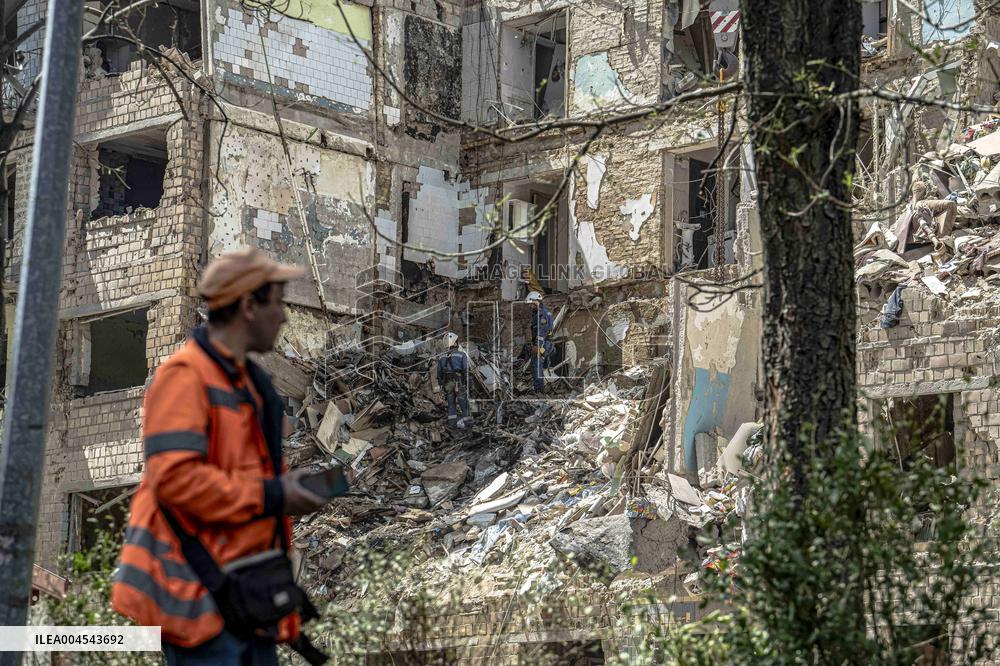 Russia Hits Civilian Infrastructure - Kyiv
