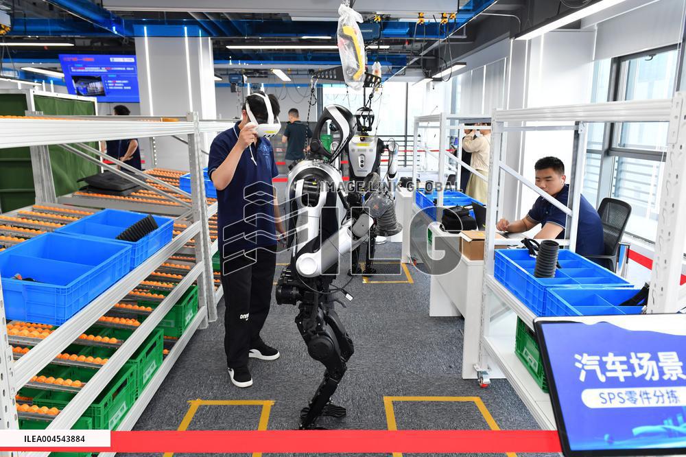 Jiangsu's first intelligent robot training center