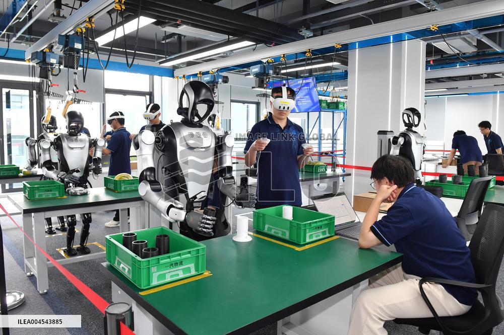 Jiangsu's first intelligent robot training center