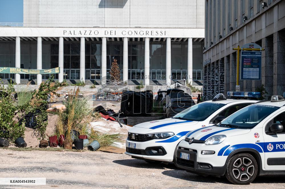 Ridley Scott Films 'The Dog Stars' in Rome - Italy