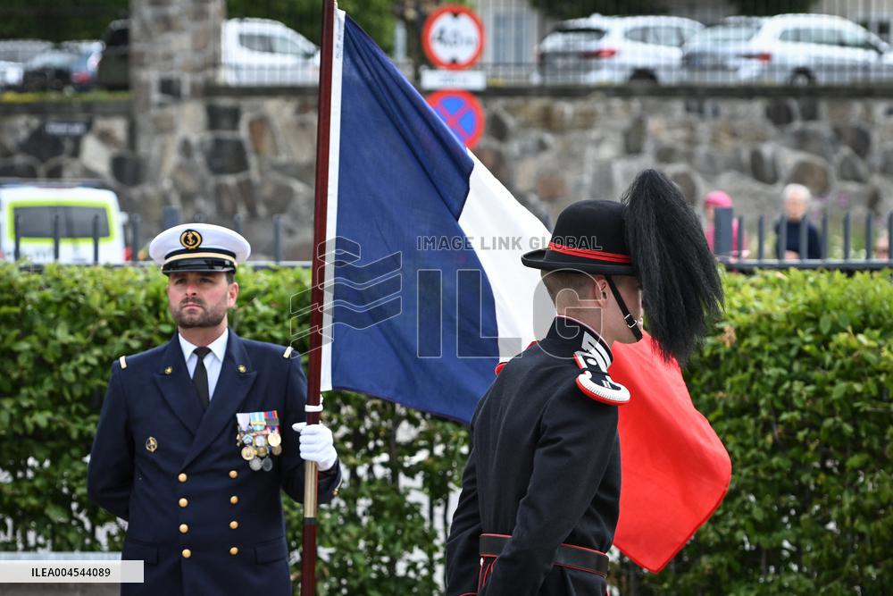 Emmanuel Macron at wreath-laying ceremony in Oslo FA