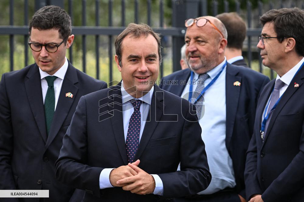 Emmanuel Macron at wreath-laying ceremony in Oslo FA