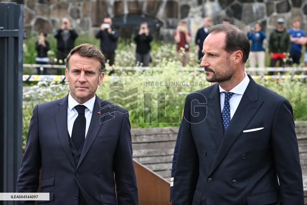 Emmanuel Macron at wreath-laying ceremony in Oslo FA