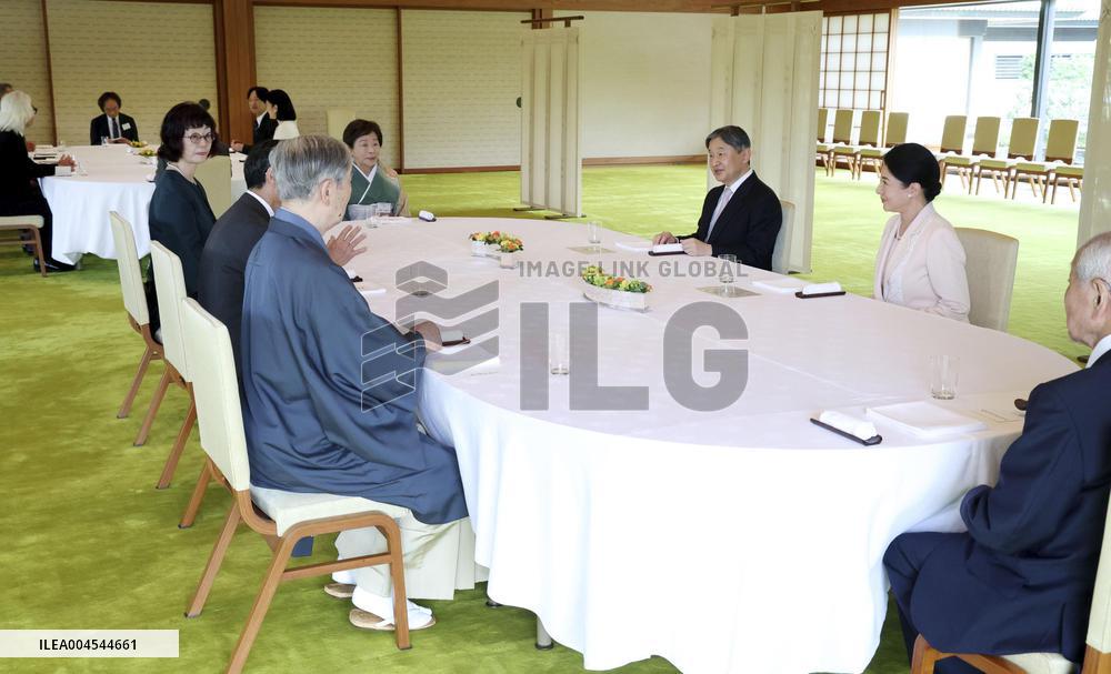 Japan emperor talks with art award winners