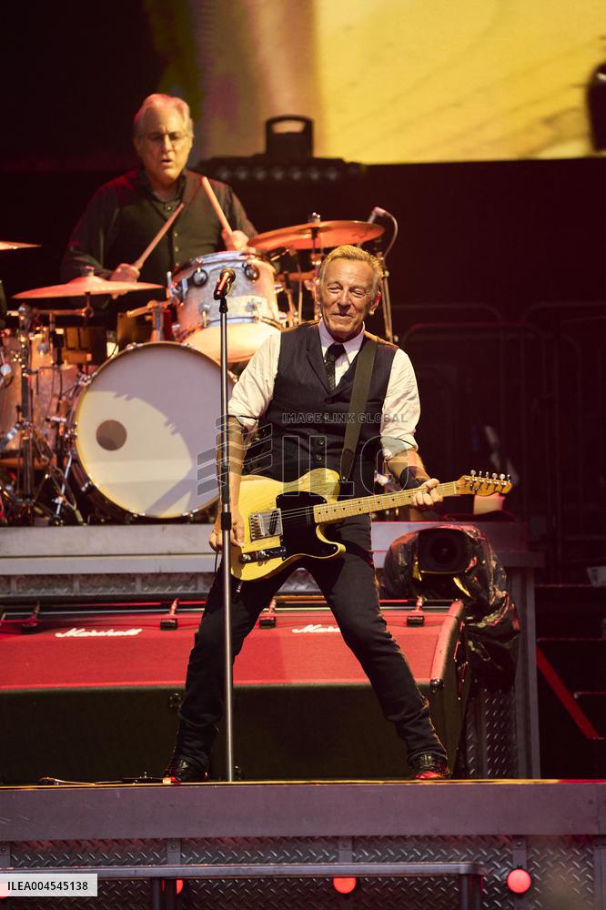 Bruce Springsteen In Concert - Spain