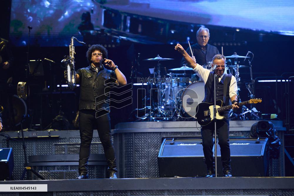 Bruce Springsteen In Concert - Spain