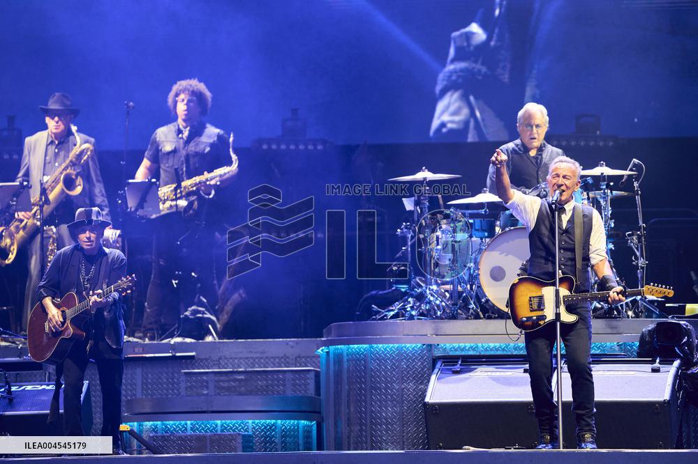 Bruce Springsteen In Concert - Spain