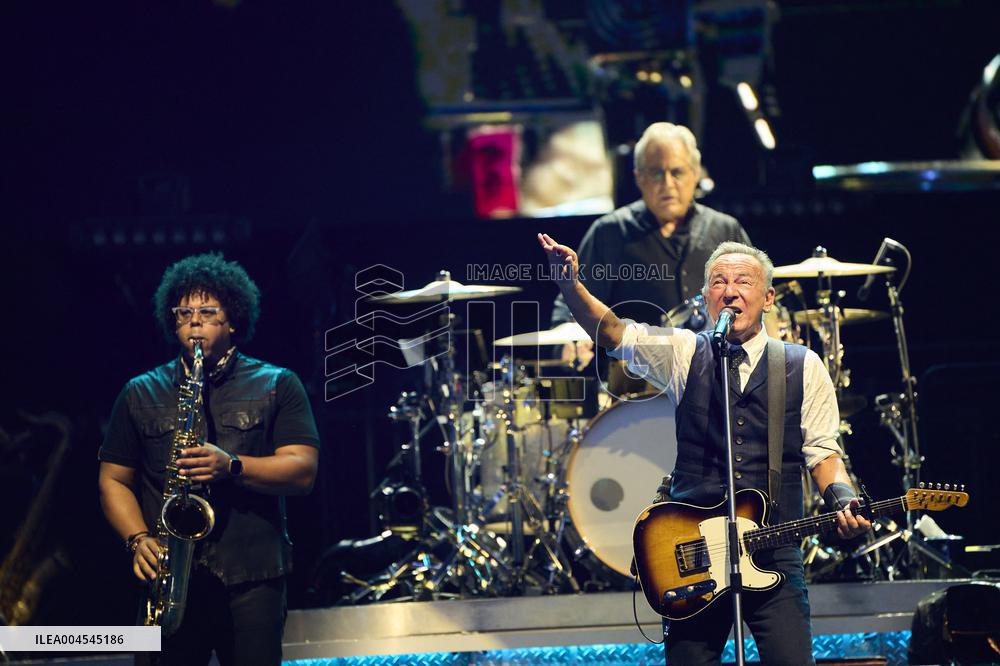 Bruce Springsteen In Concert - Spain