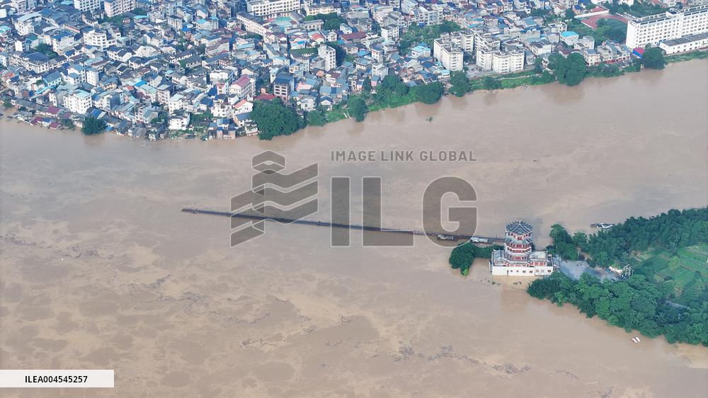 Flood in Rong'an