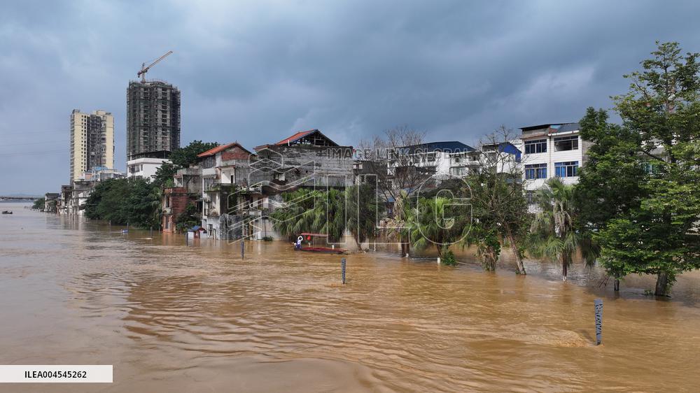 Flood in Rong'an