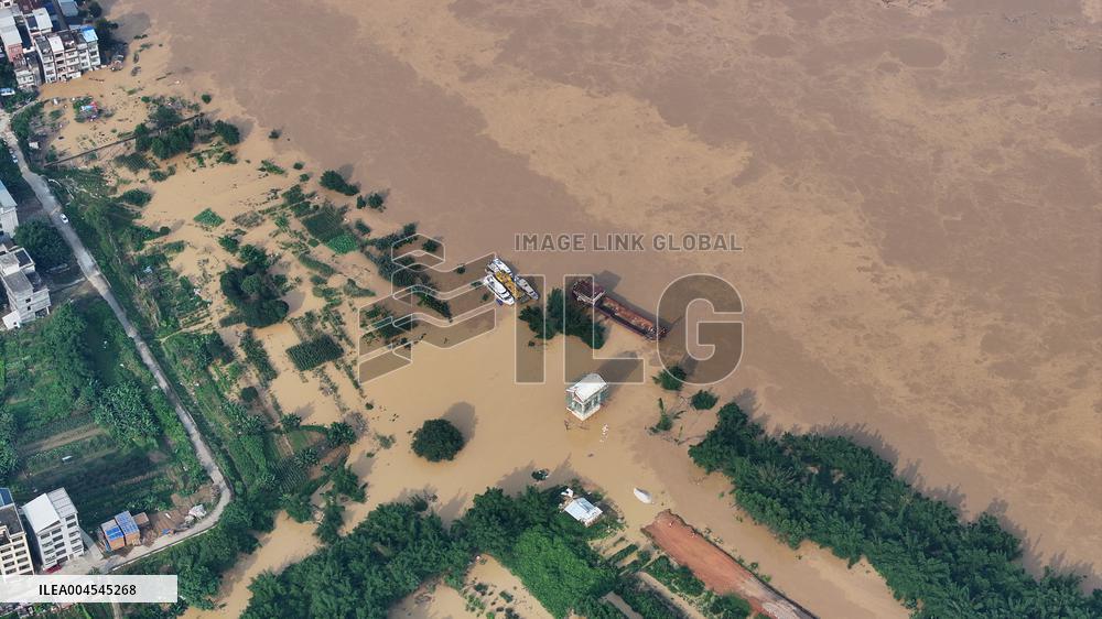 Flood in Rong'an