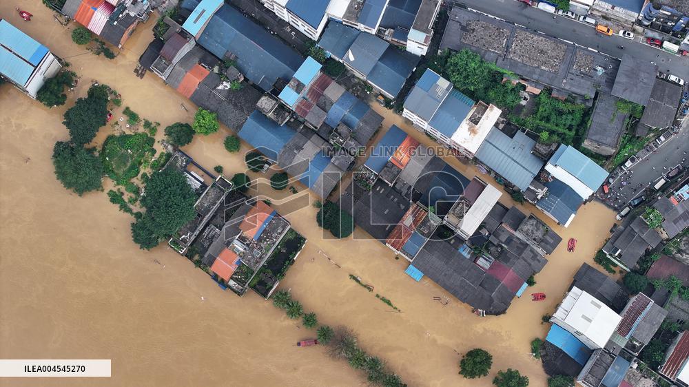 Flood in Rong'an