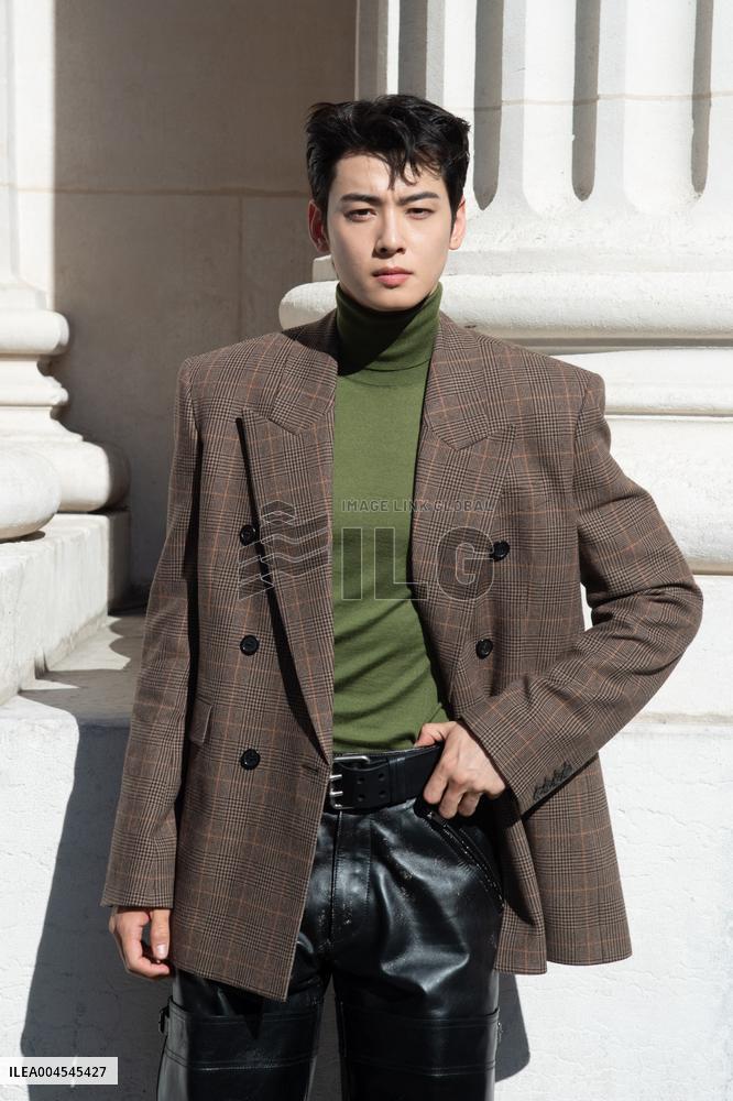 Yves Saint Laurent Photocall