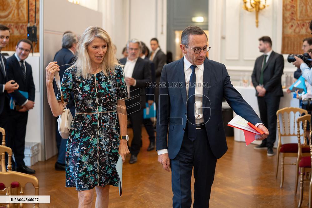 Signing of the agreement between the French government and the Professional Football League (LFP) - Paris AJ