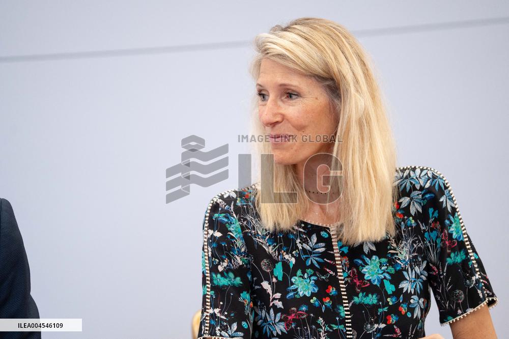 Signing of the agreement between the French government and the Professional Football League (LFP) - Paris AJ