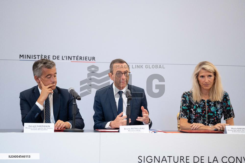 Signing of the agreement between the French government and the Professional Football League (LFP) - Paris AJ