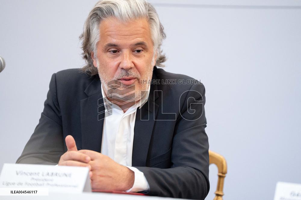 Signing of the agreement between the French government and the Professional Football League (LFP) - Paris AJ