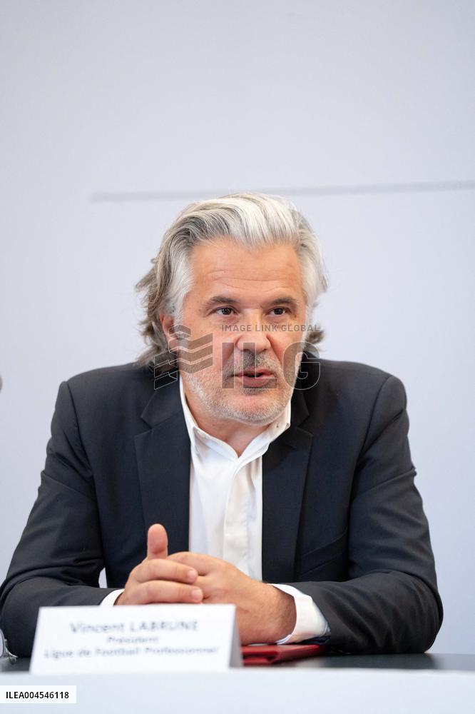 Signing of the agreement between the French government and the Professional Football League (LFP) - Paris AJ