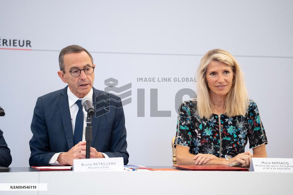Signing of the agreement between the French government and the Professional Football League (LFP) - Paris AJ
