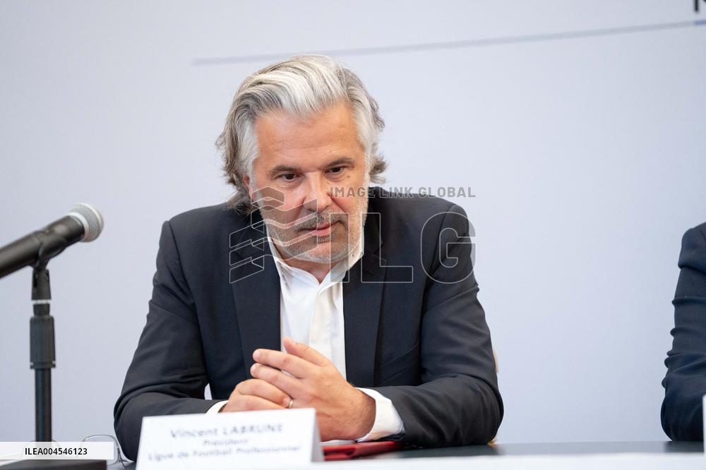 Signing of the agreement between the French government and the Professional Football League (LFP) - Paris AJ