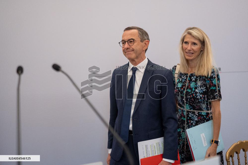 Signing of the agreement between the French government and the Professional Football League (LFP) - Paris AJ
