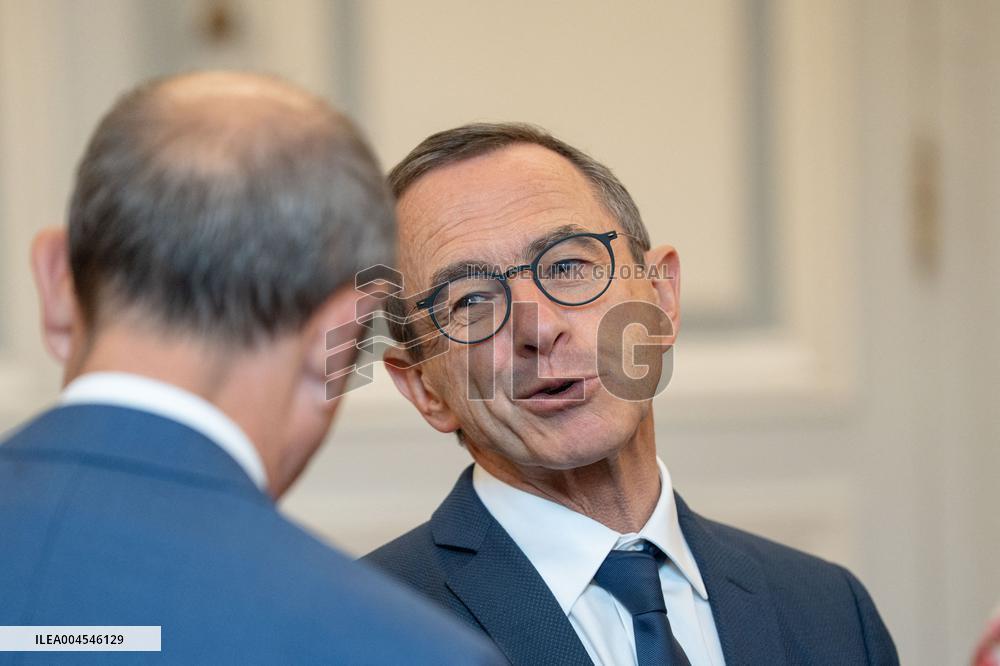 Signing of the agreement between the French government and the Professional Football League (LFP) - Paris AJ