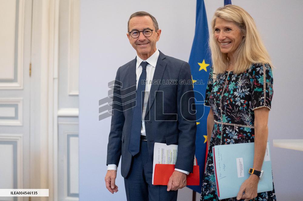 Signing of the agreement between the French government and the Professional Football League (LFP) - Paris AJ